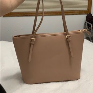 Tote purse